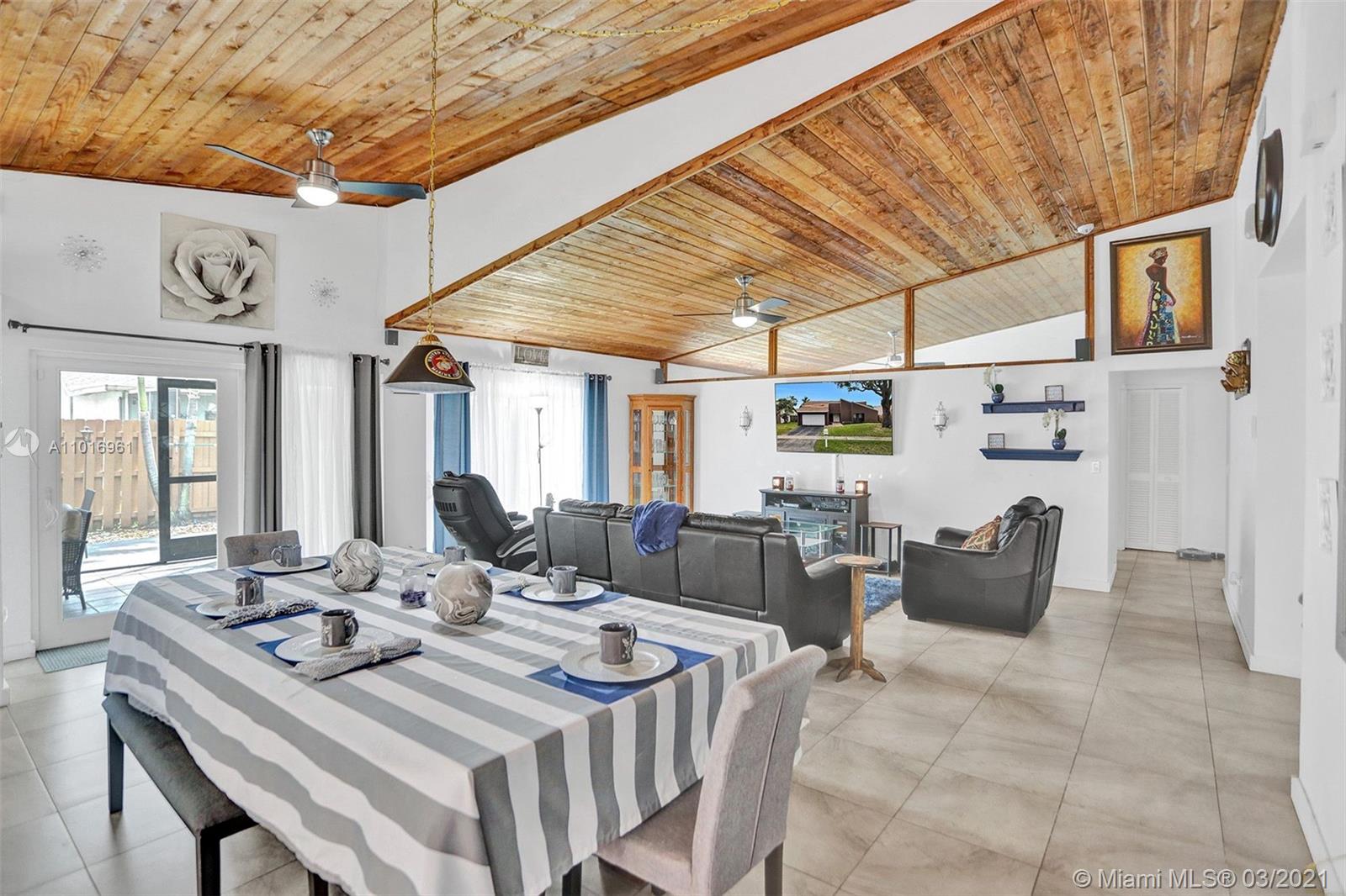 BOULEVARD WEST - Residential