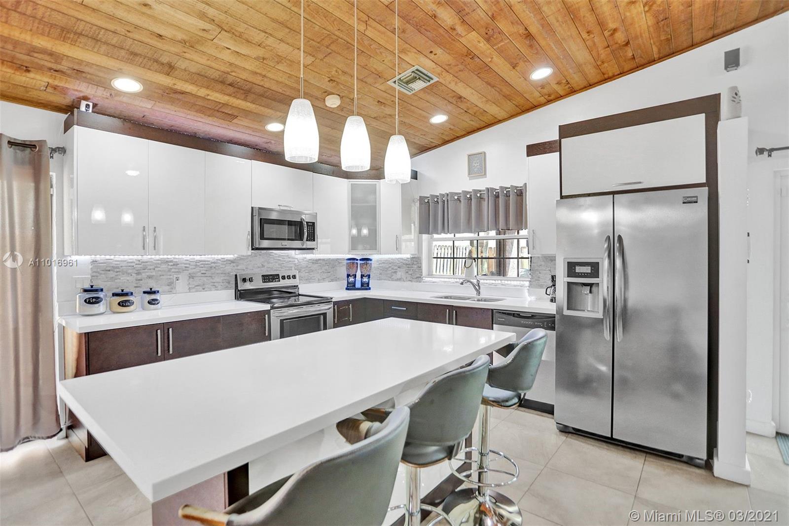 BOULEVARD WEST - Residential