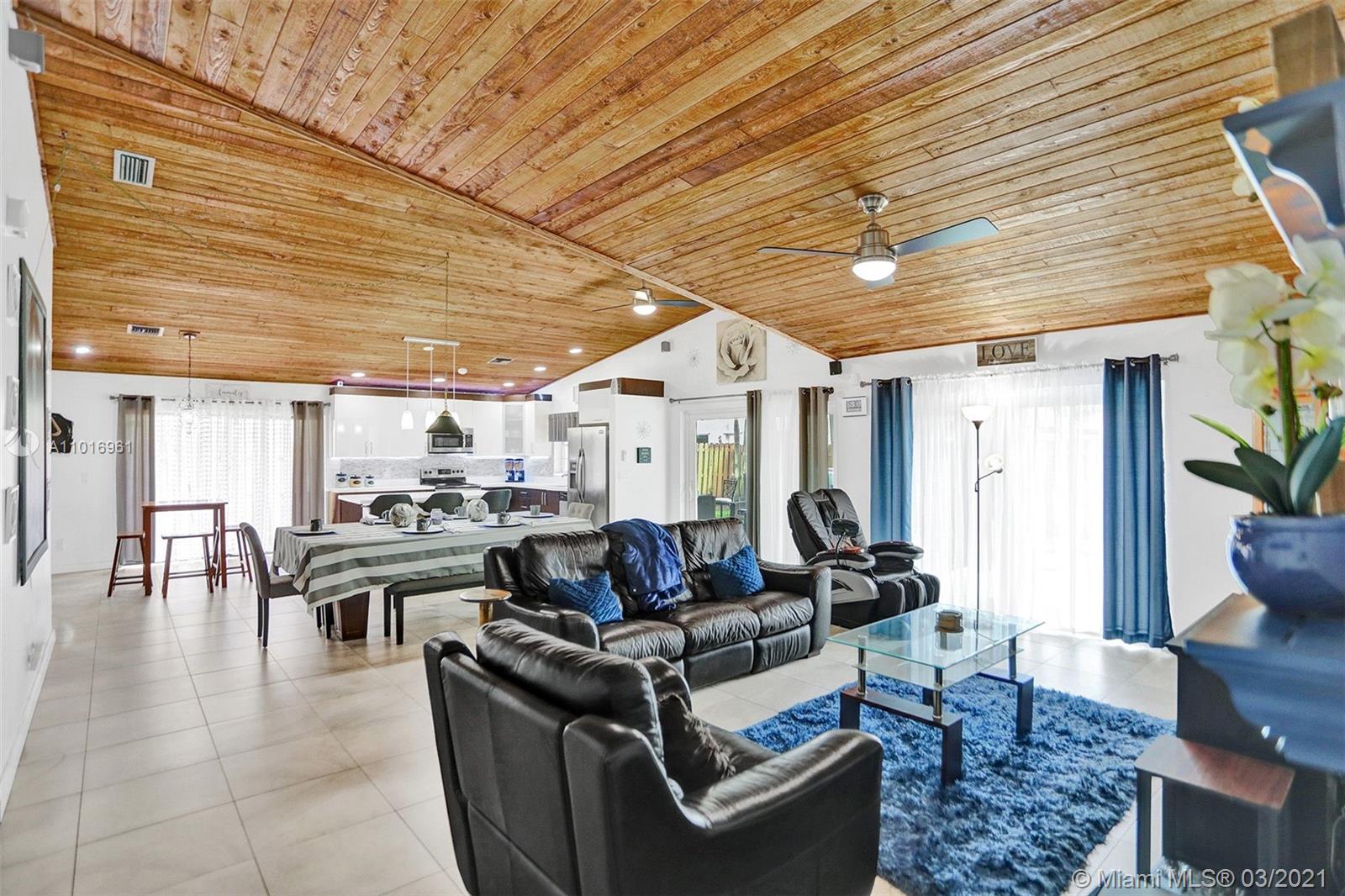 BOULEVARD WEST - Residential