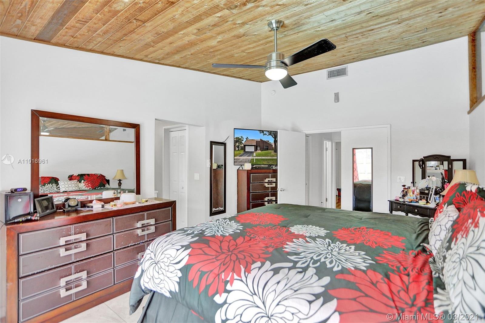 BOULEVARD WEST - Residential