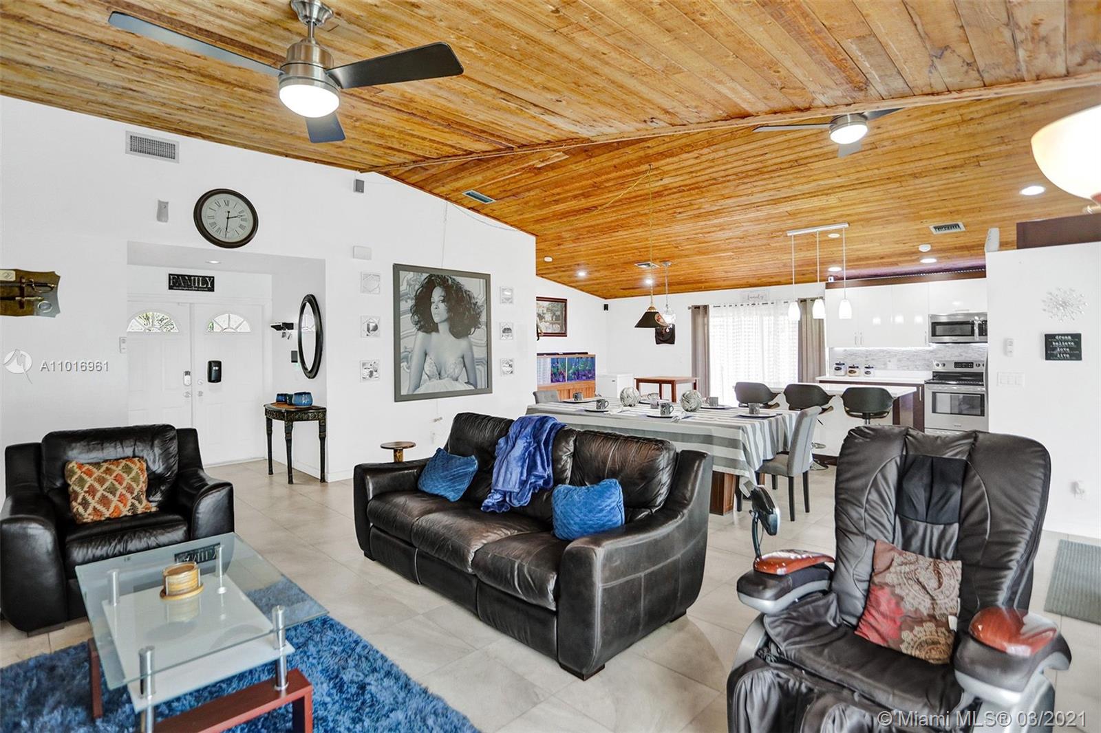 BOULEVARD WEST - Residential