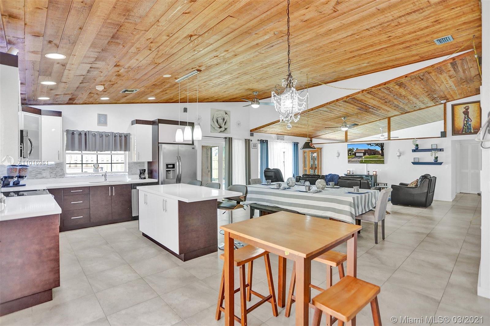 BOULEVARD WEST - Residential