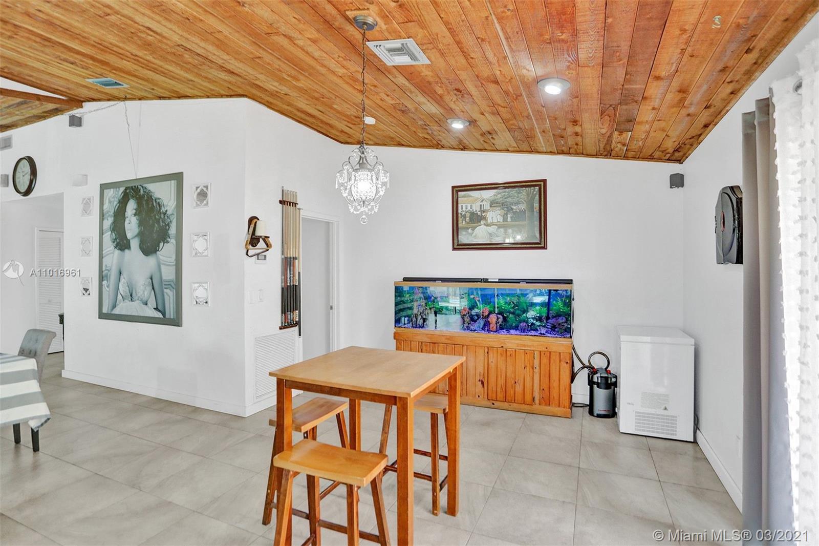 BOULEVARD WEST - Residential