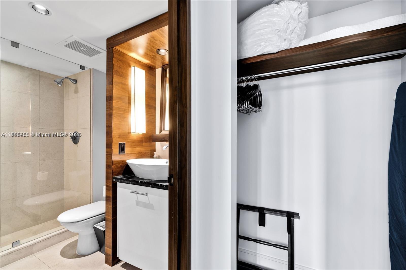 CENTRAL CARILLON BEACH CO - Residential Lease