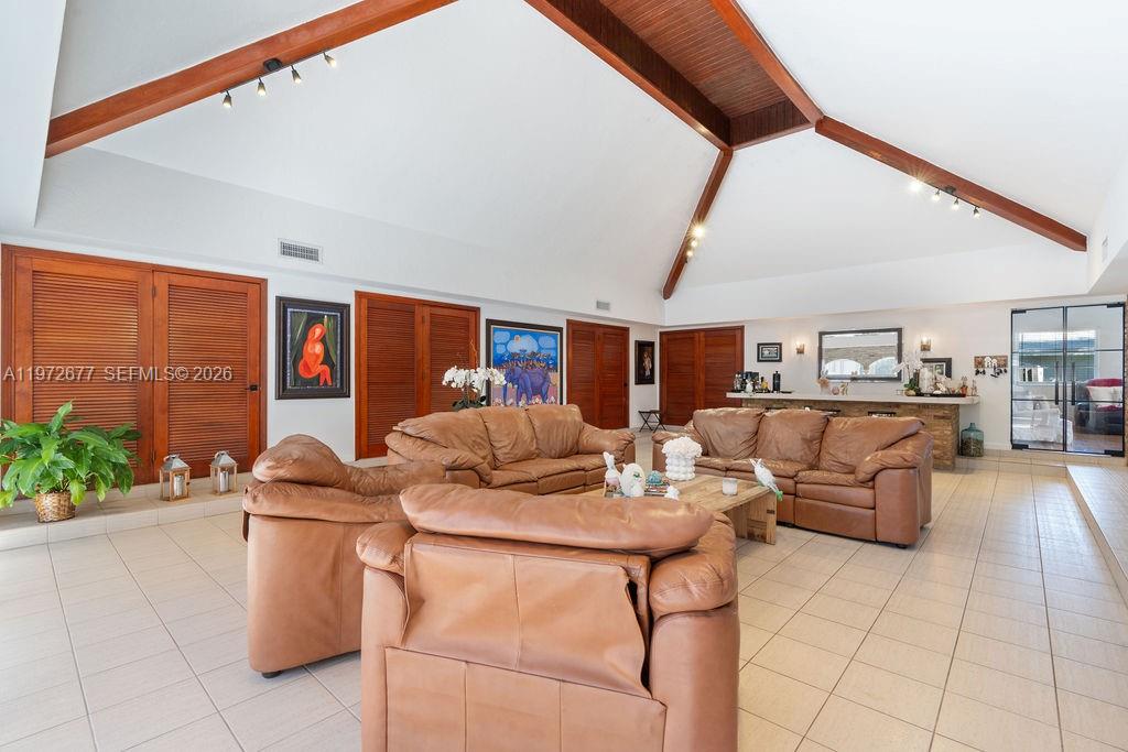 PINE MNR ESTS - Residential