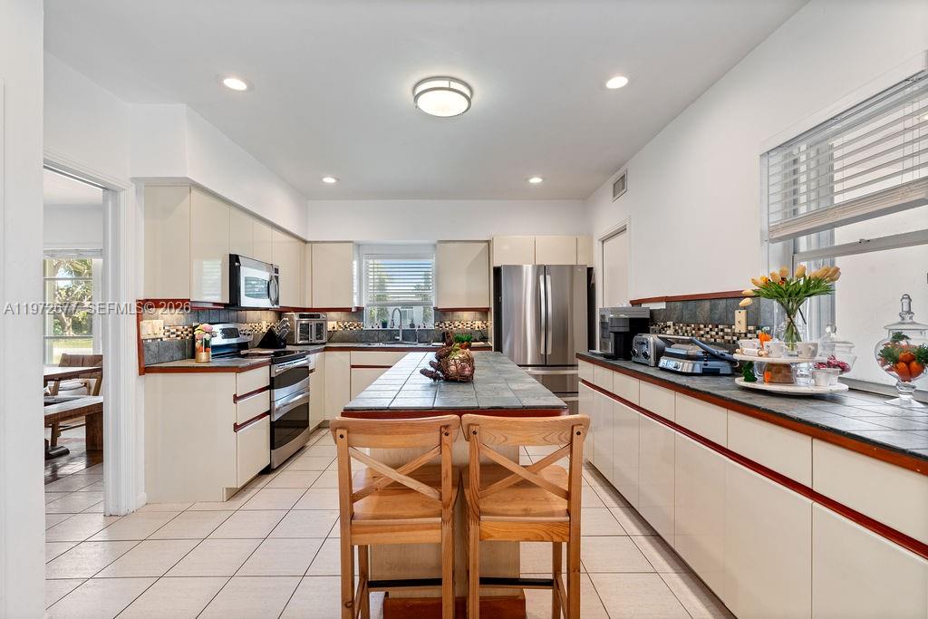 PINE MNR ESTS - Residential