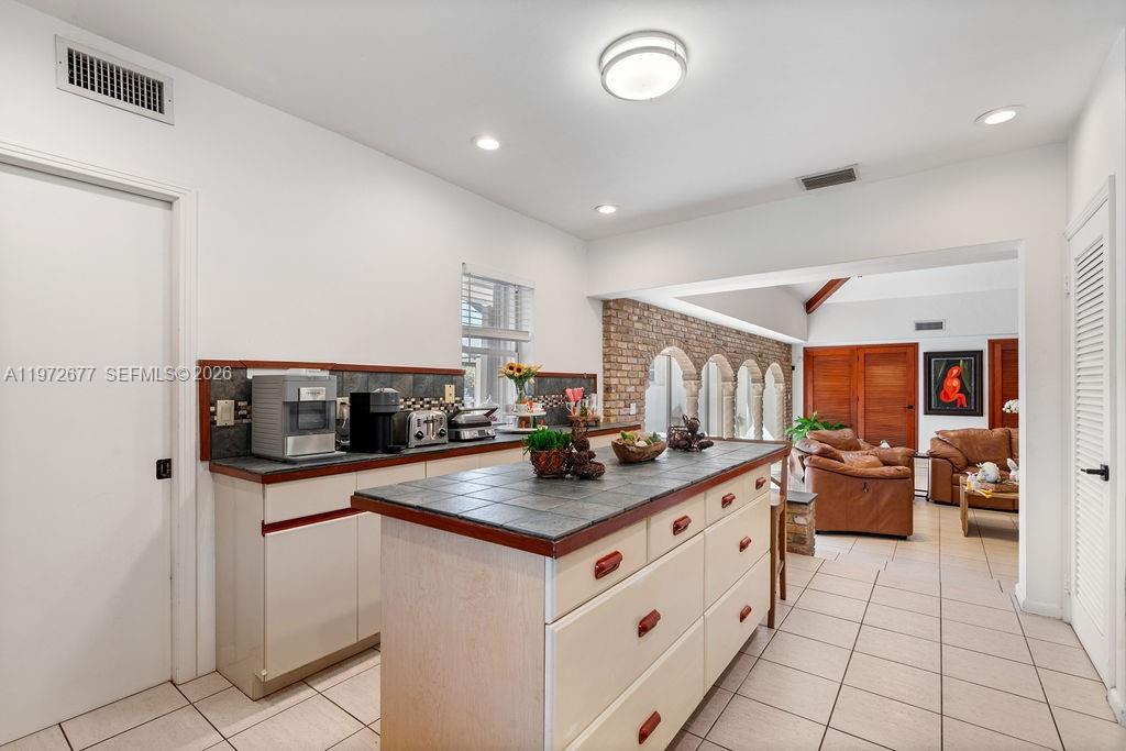 PINE MNR ESTS - Residential