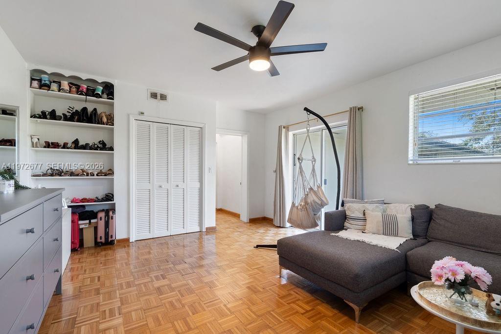 PINE MNR ESTS - Residential