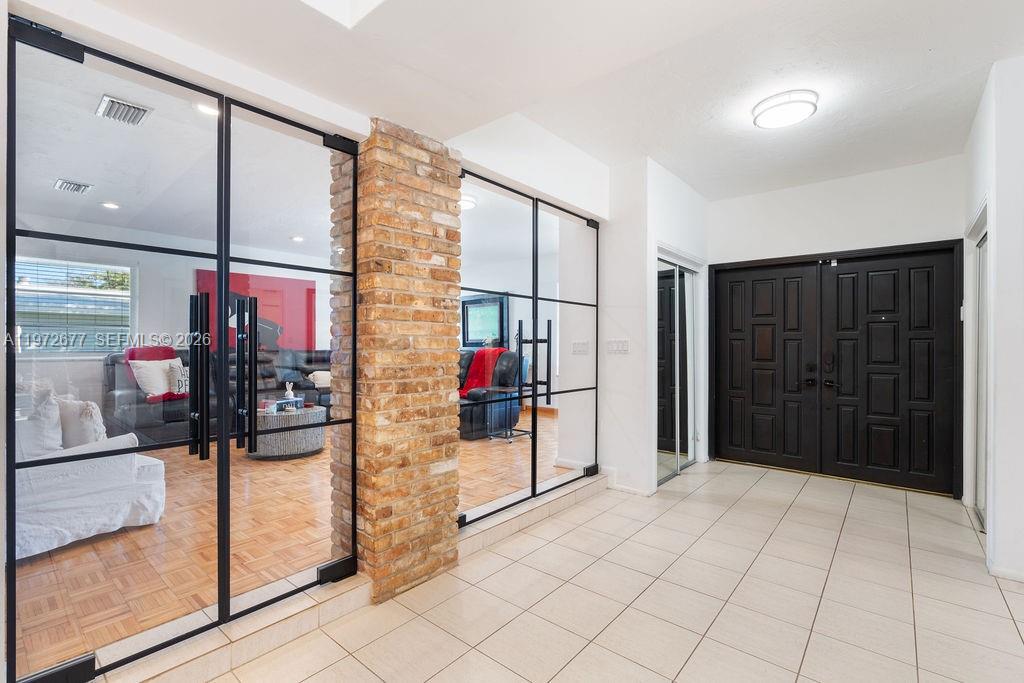 PINE MNR ESTS - Residential