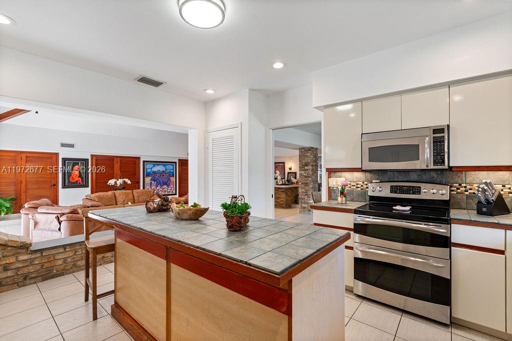 PINE MNR ESTS - Residential