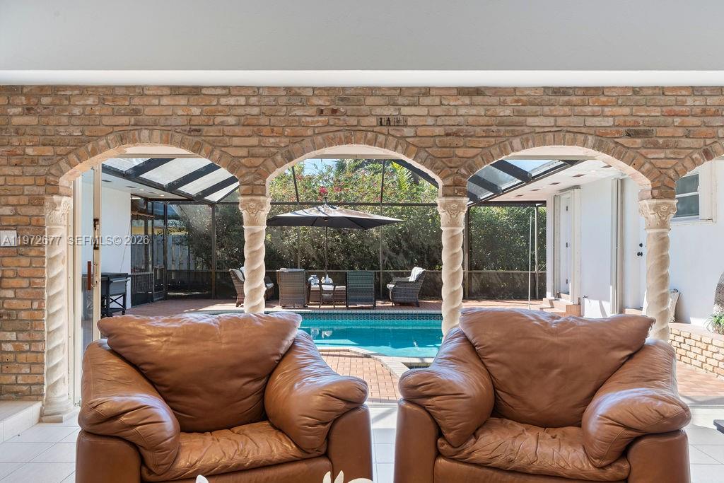 PINE MNR ESTS - Residential