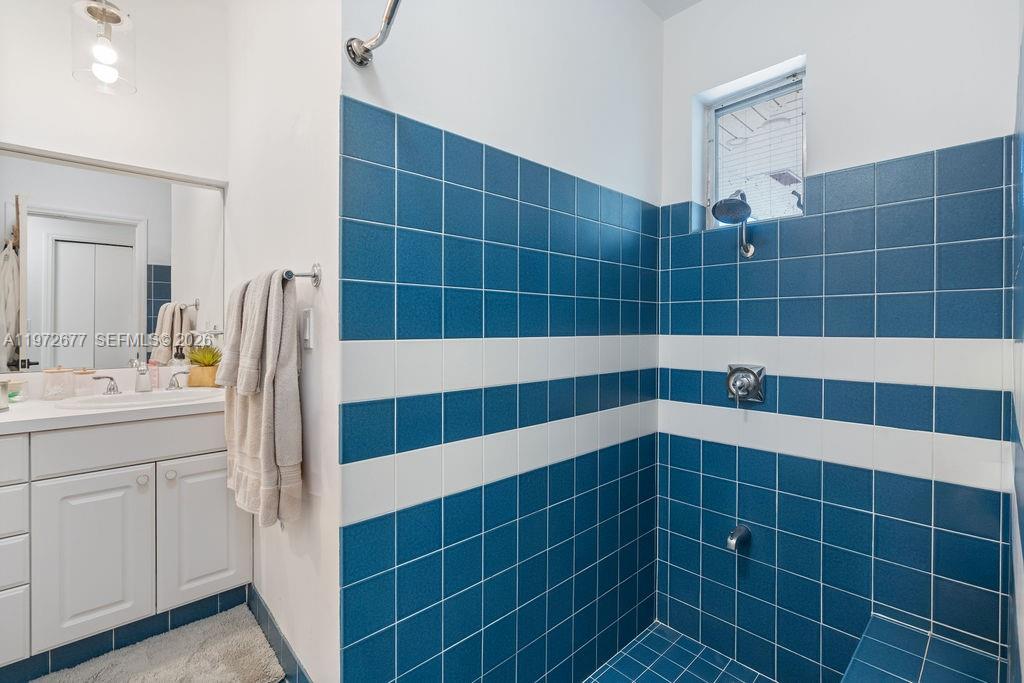 PINE MNR ESTS - Residential