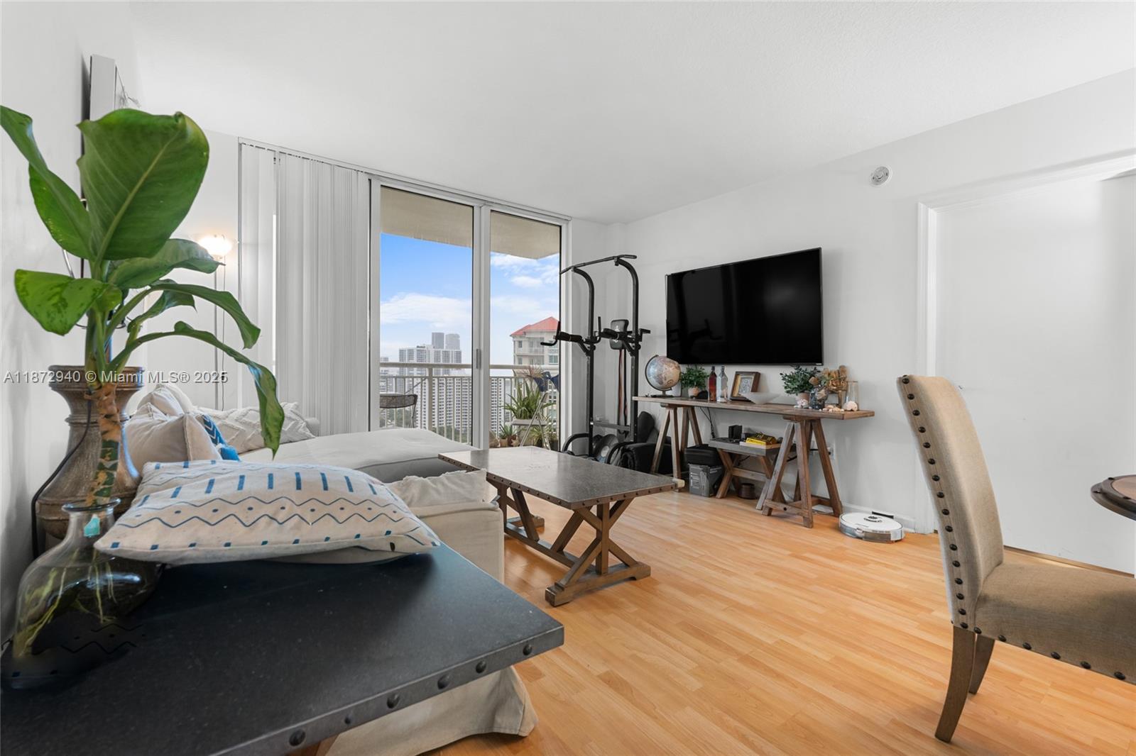 TURNBERRY ON THE GREEN CO - Residential