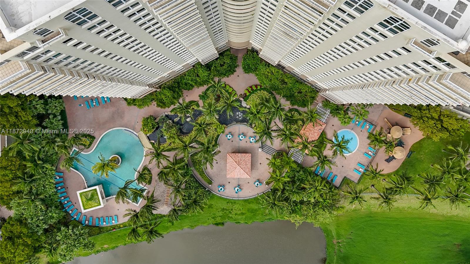 TURNBERRY ON THE GREEN CO - Residential