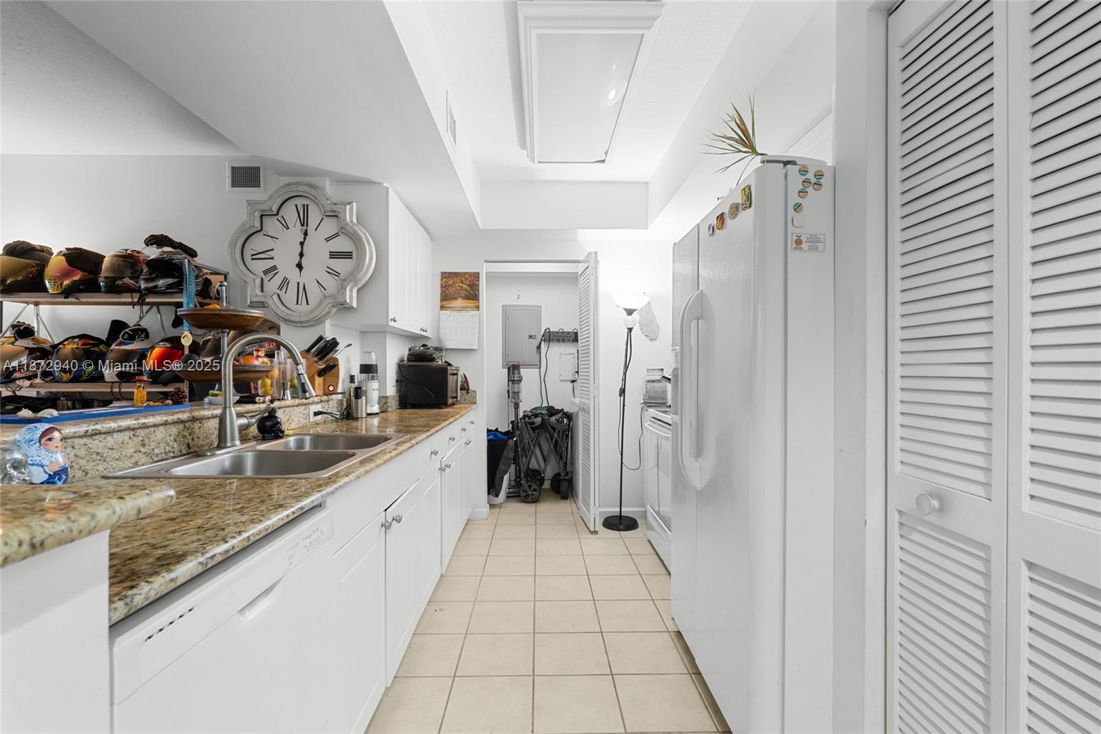 TURNBERRY ON THE GREEN CO - Residential