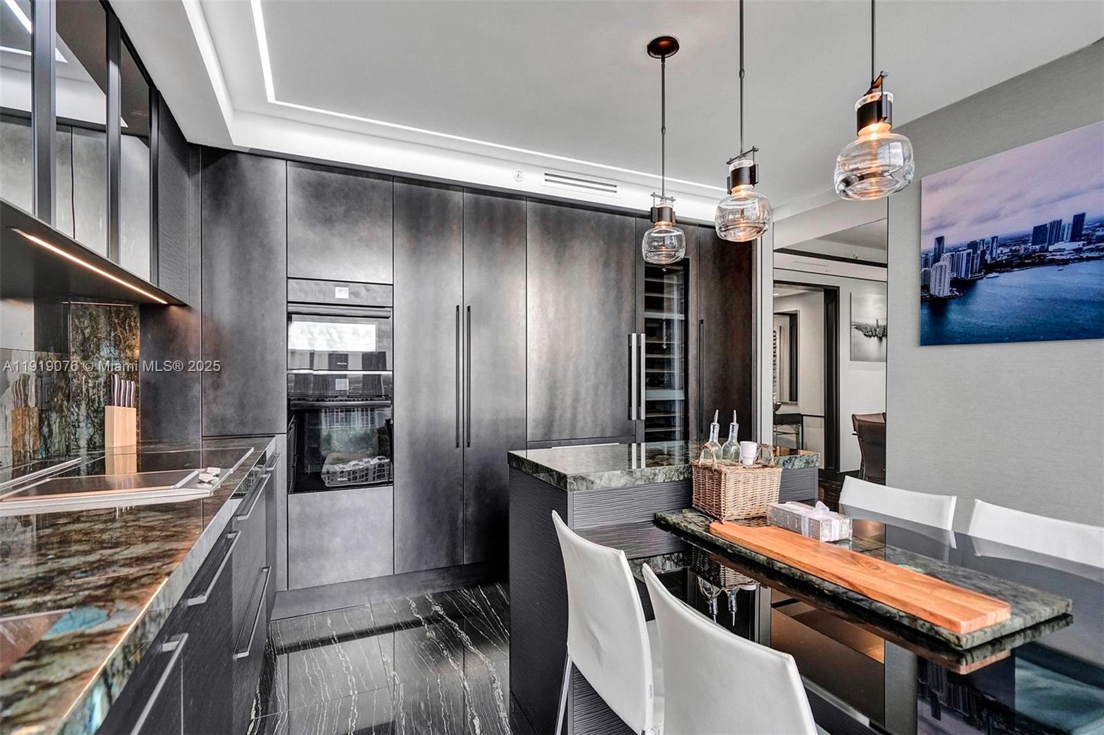 THE PINNACLE CONDO - Residential