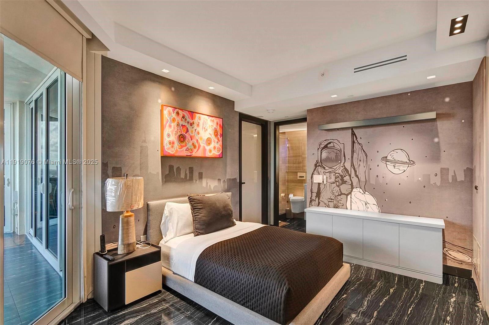 THE PINNACLE CONDO - Residential