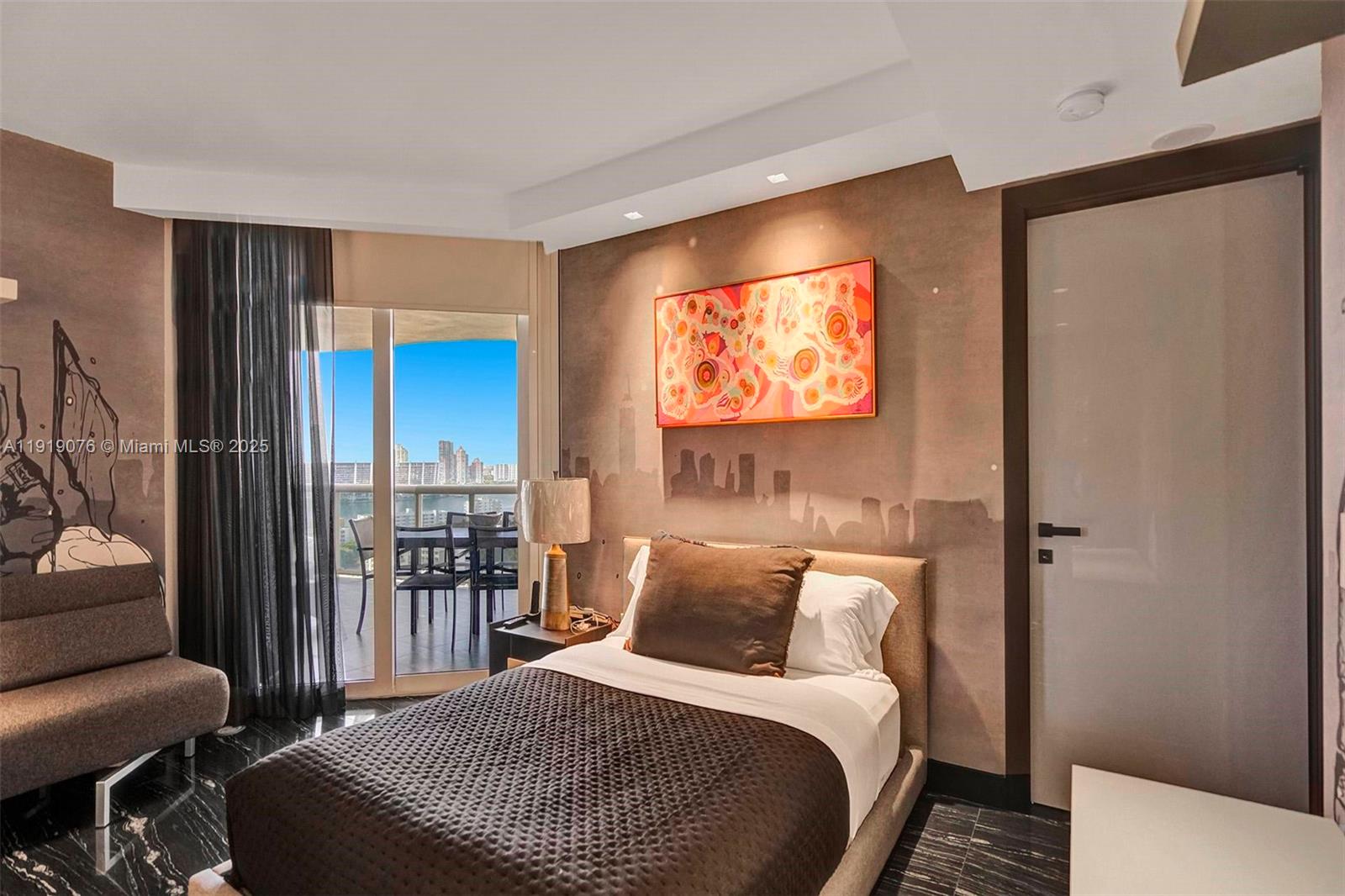 THE PINNACLE CONDO - Residential