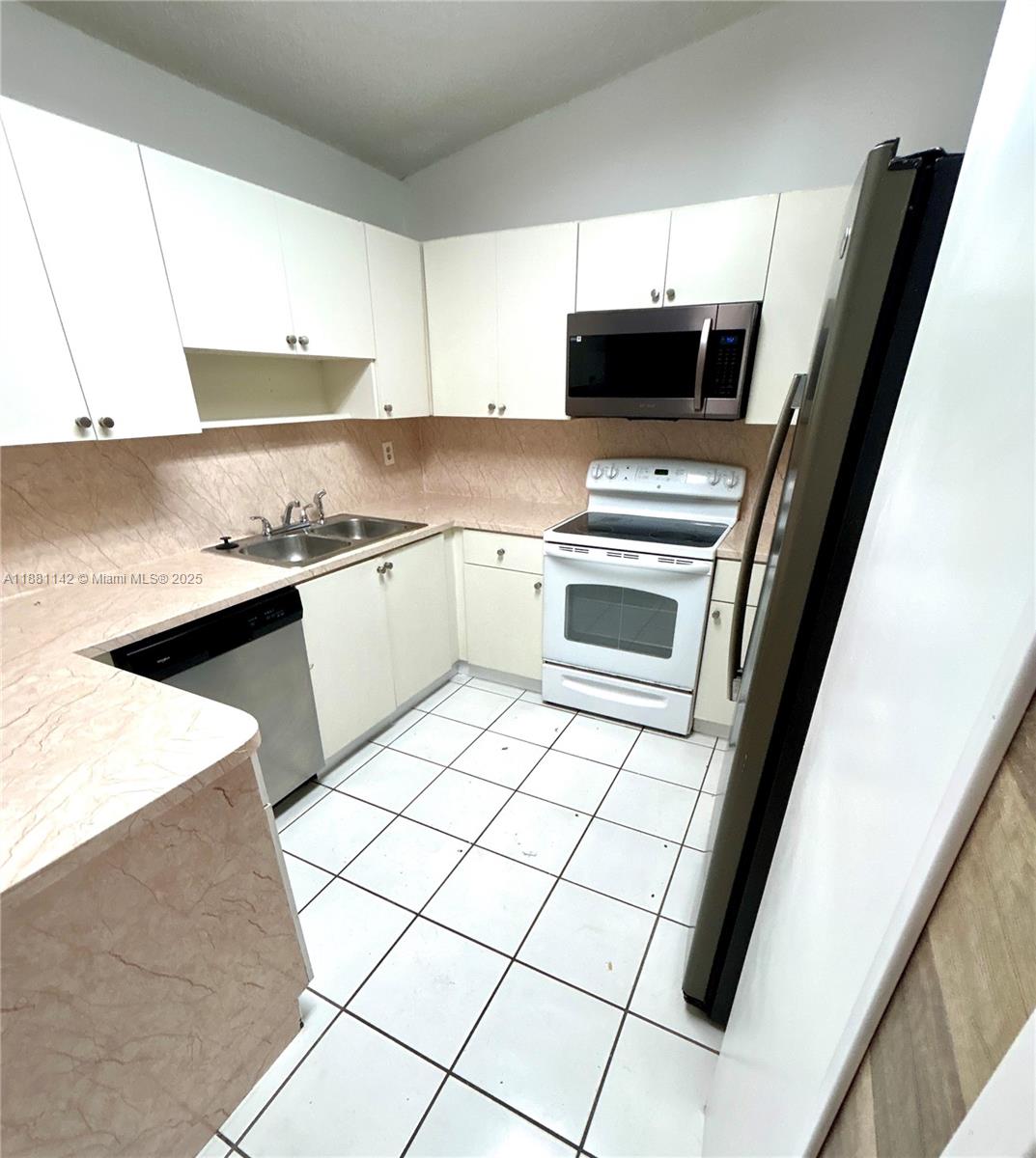 ANGELICA GARDENS AT LAKES - Residential Lease