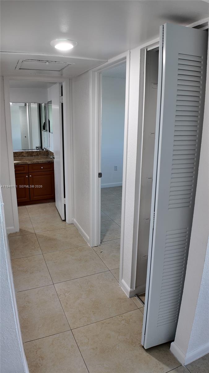 A A DOOLEY SUB - Residential Lease