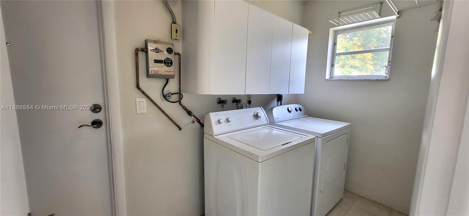 EDGEWOOD ESTATES - Residential Lease