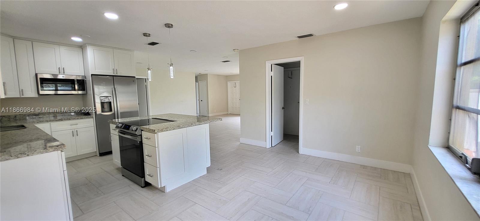 EDGEWOOD ESTATES - Residential Lease