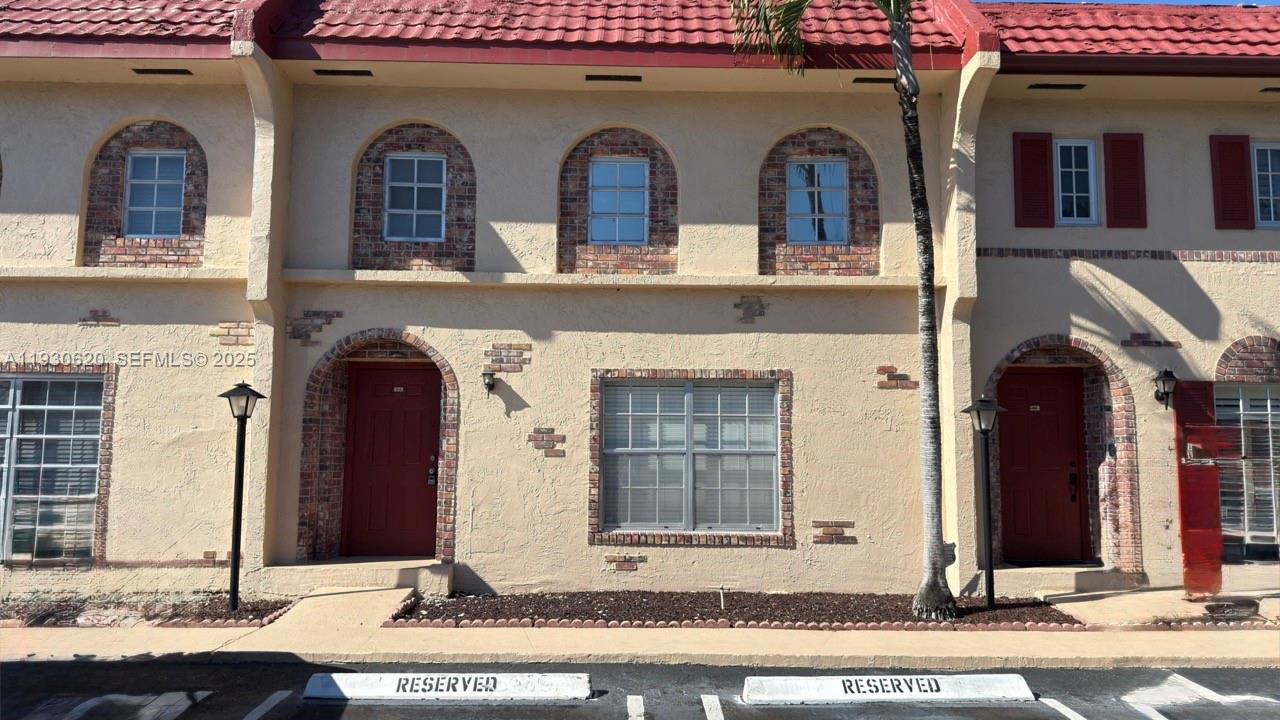 RIVERSIDE ESTATES CONDO - Residential Lease