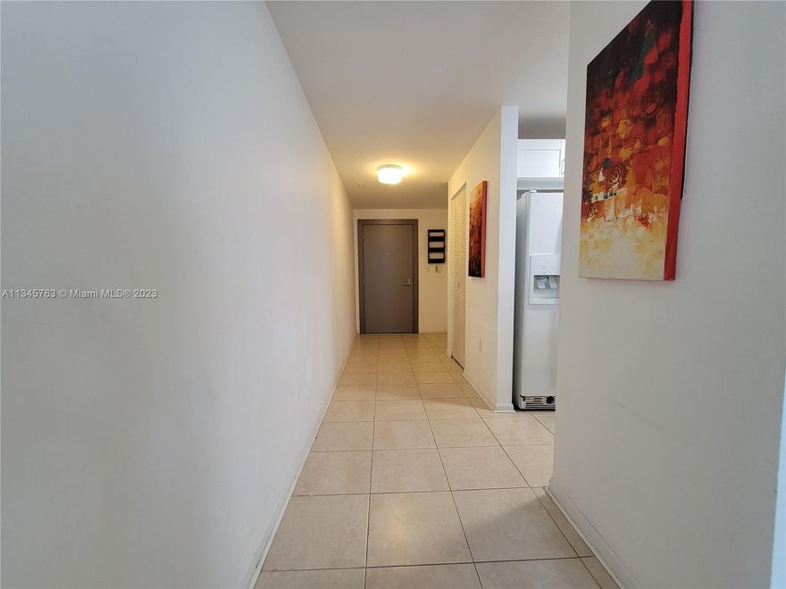 Beautiful one bedroom and one bath condo located in the hearth of Miami's financial district. Just steps from Mary Brickell Village & Brickell City Centre. Tile  floors, washer and dryer inside unit. 1 car garage and 24 hours valet parking. Great amenities, pool, spa, gym, business center and more. Walking distance to banks, restaurants, shops. READY FOR INMEDIATE OCCUPANCY. Move-in cost $8,400.