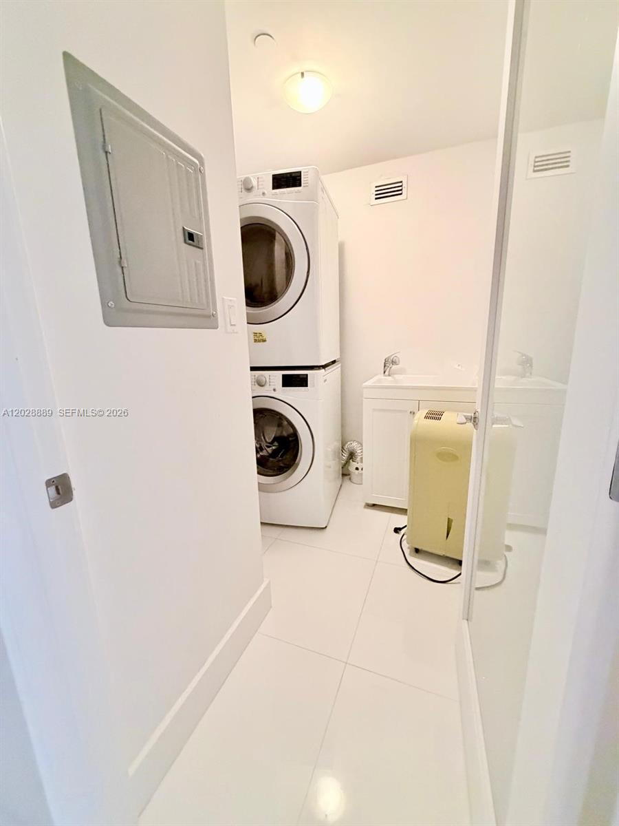 100 Lincoln Rd 1504