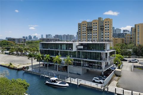 528 NW 7th Ave Miami FL 33136