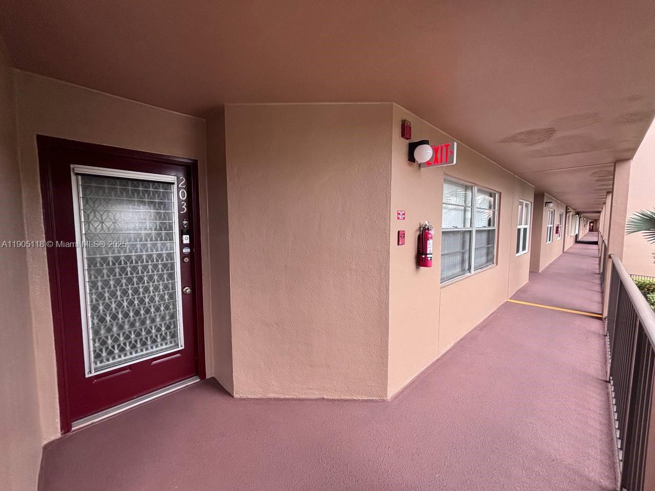 HOPA! PROPERTY IS READY FOR YOU! SECOND-FLOOR 1/1.5 WITH A RELAXING VIEW OF GREEN AREAS. ENJOY A MODERN AND COMFORTABLE LIVING SPACE IN A PEACEFUL AND SECURE 55+ COMMUNITY. CENTURY VILLAGE OFFERS RESORT-STYLE AMENITIES INCLUDING POOLS, CLUBHOUSE, GYM, TRANSPORTATION SERVICES, AND MUCH MORE. DON’T MISS THIS INCREDIBLE OPPORTUNITY TO LIVE IN THE PERFECT PLACE! CALL TO MAKE THE APPOINTMENT.