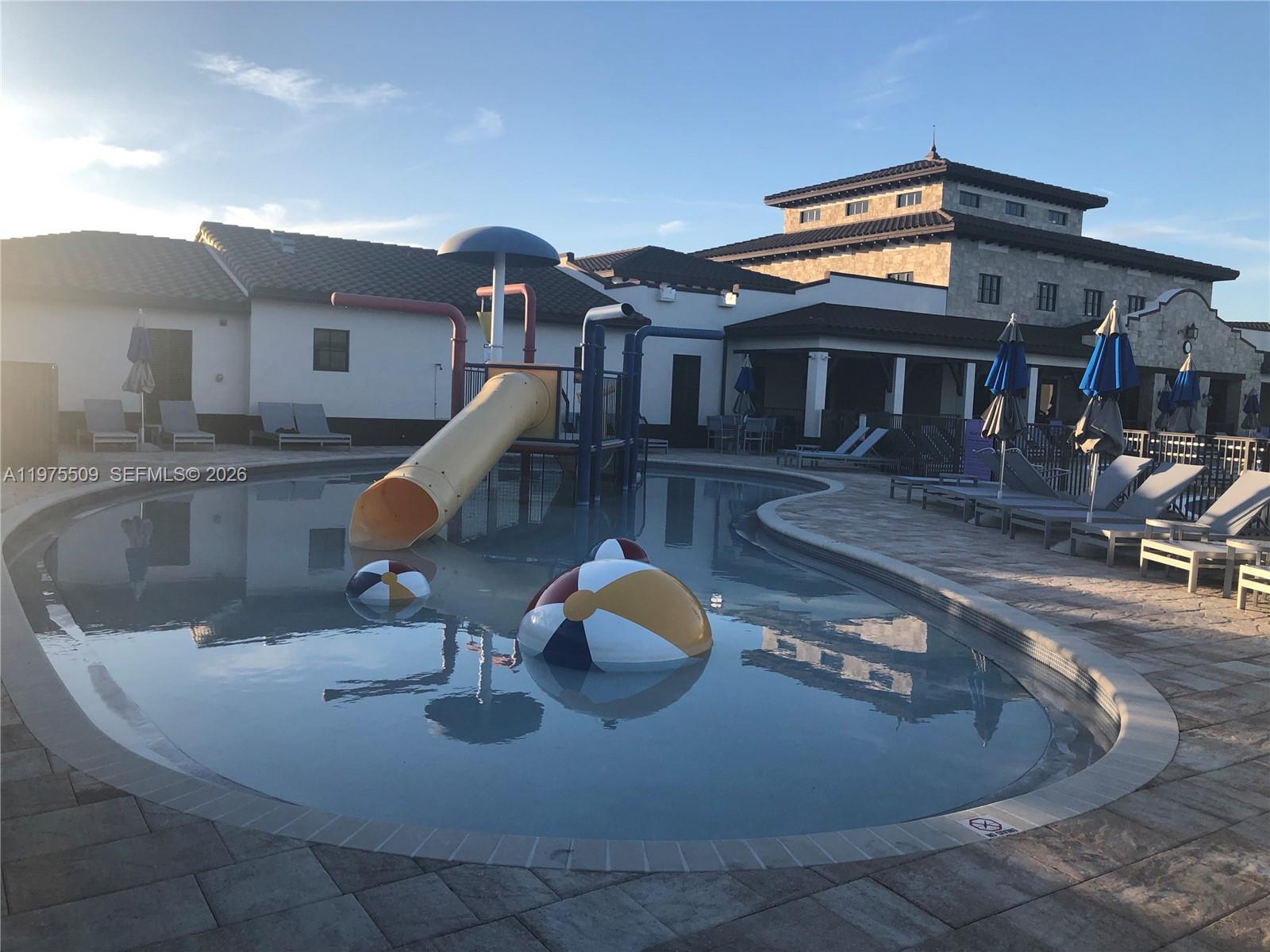 KENDALL COMMONS TOWNHOMES - Residential Lease