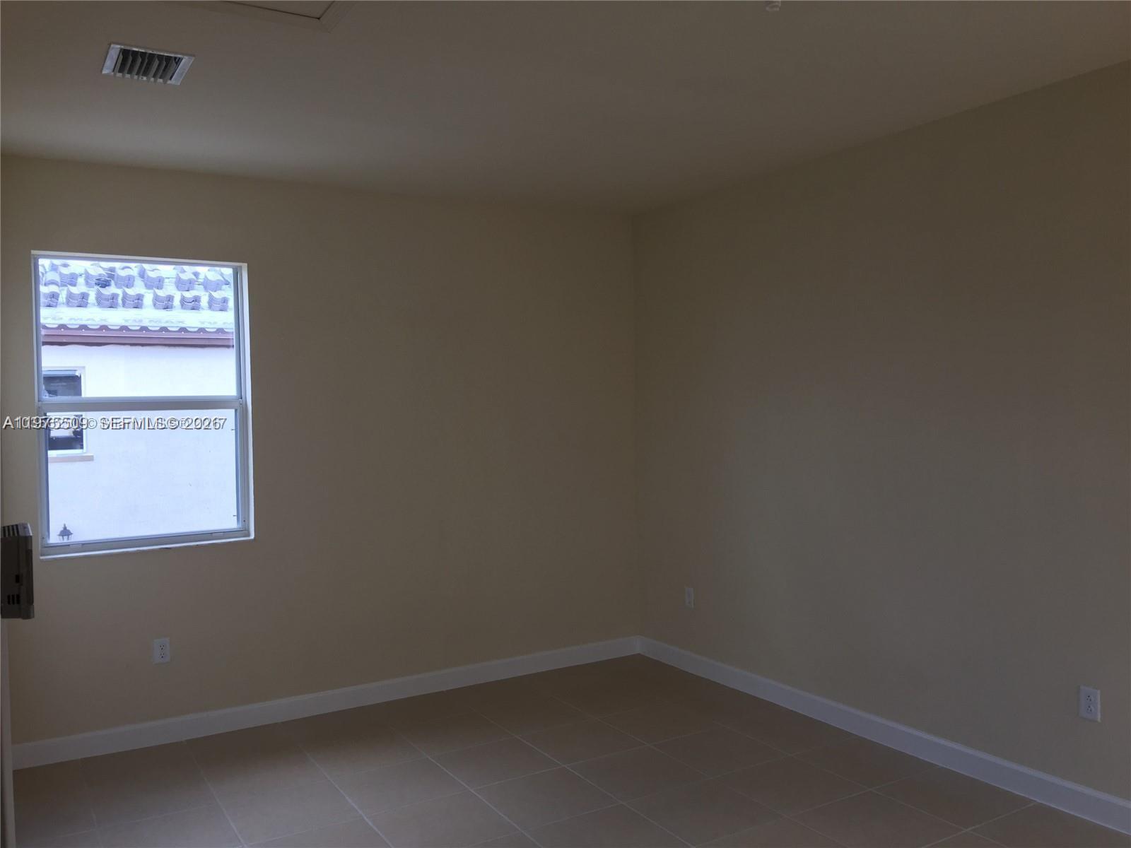 KENDALL COMMONS TOWNHOMES - Residential Lease