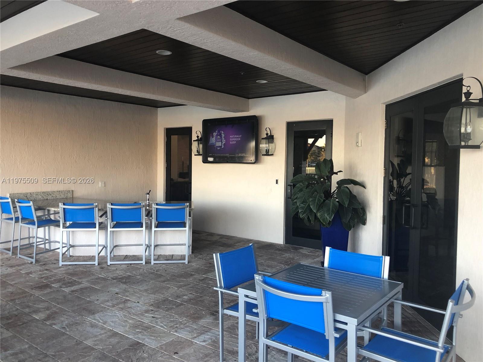 KENDALL COMMONS TOWNHOMES - Residential Lease