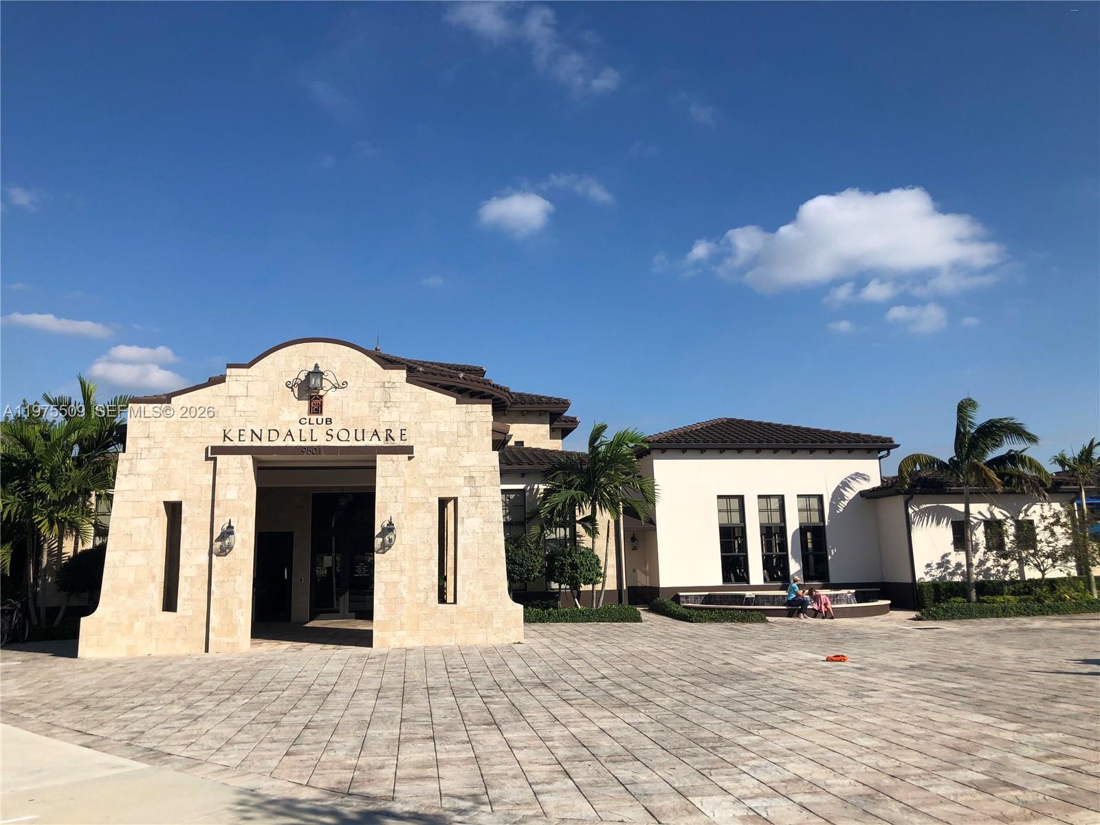 KENDALL COMMONS TOWNHOMES - Residential Lease