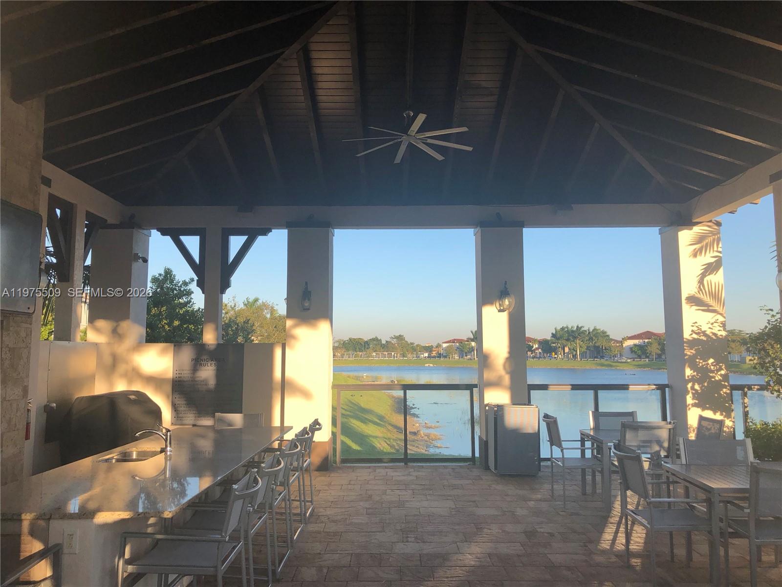 KENDALL COMMONS TOWNHOMES - Residential Lease