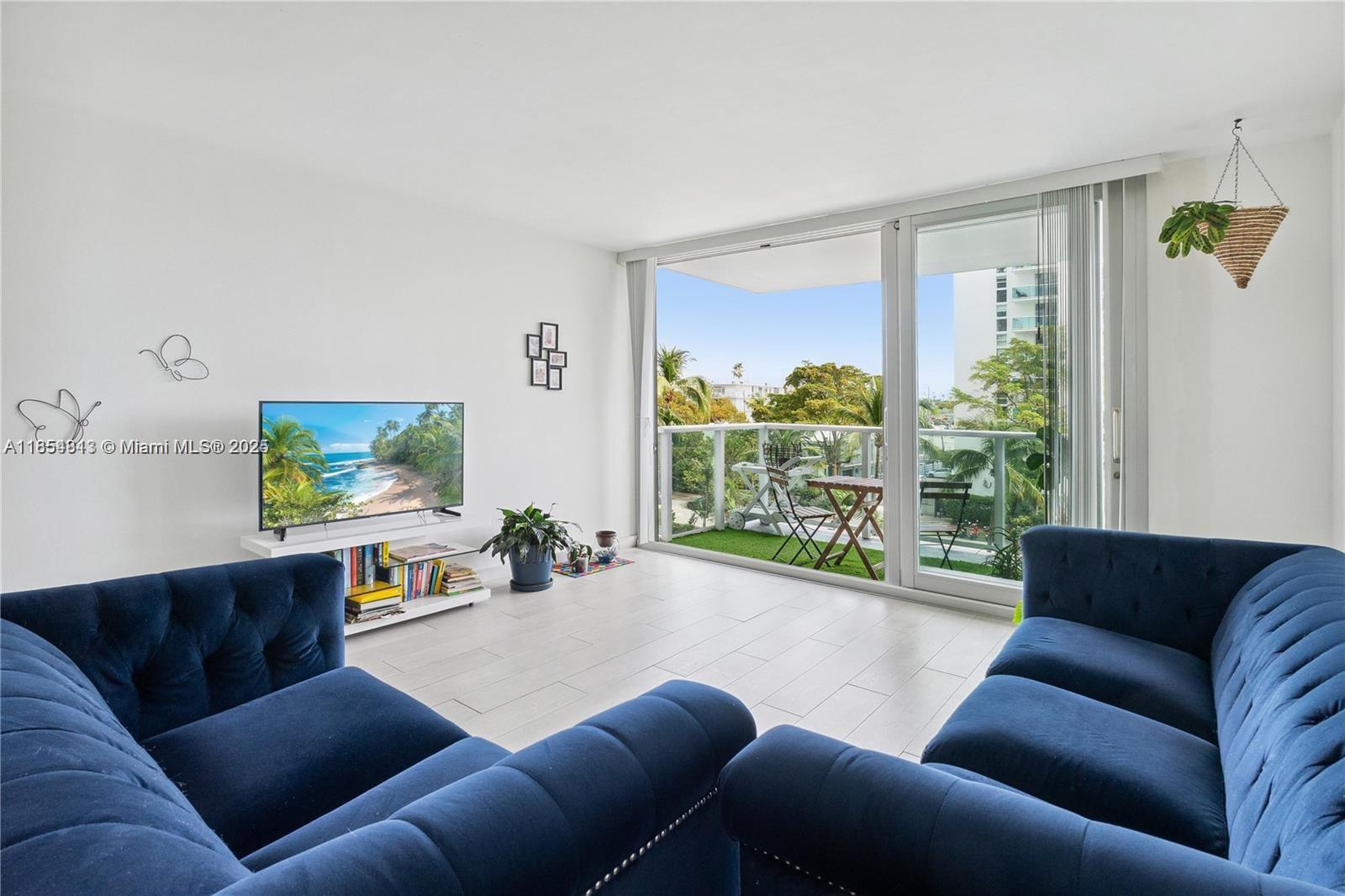 1000 West Ave 307