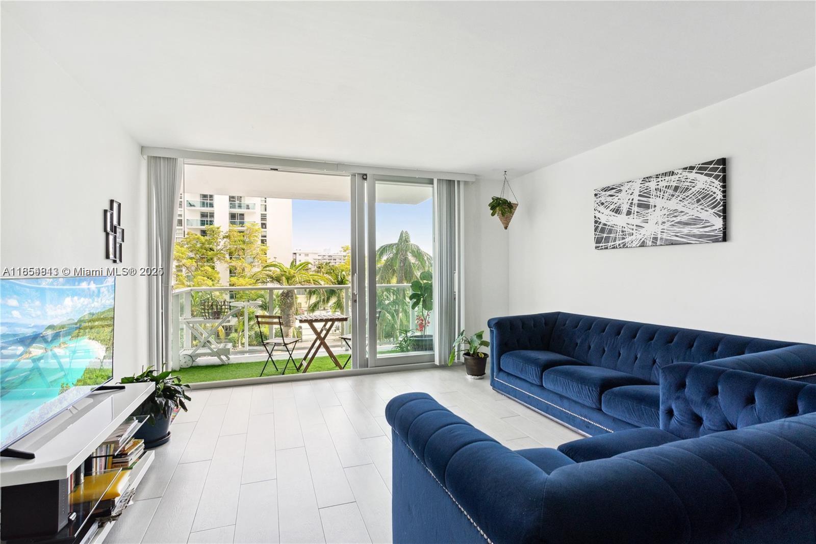 1000 West Ave 307