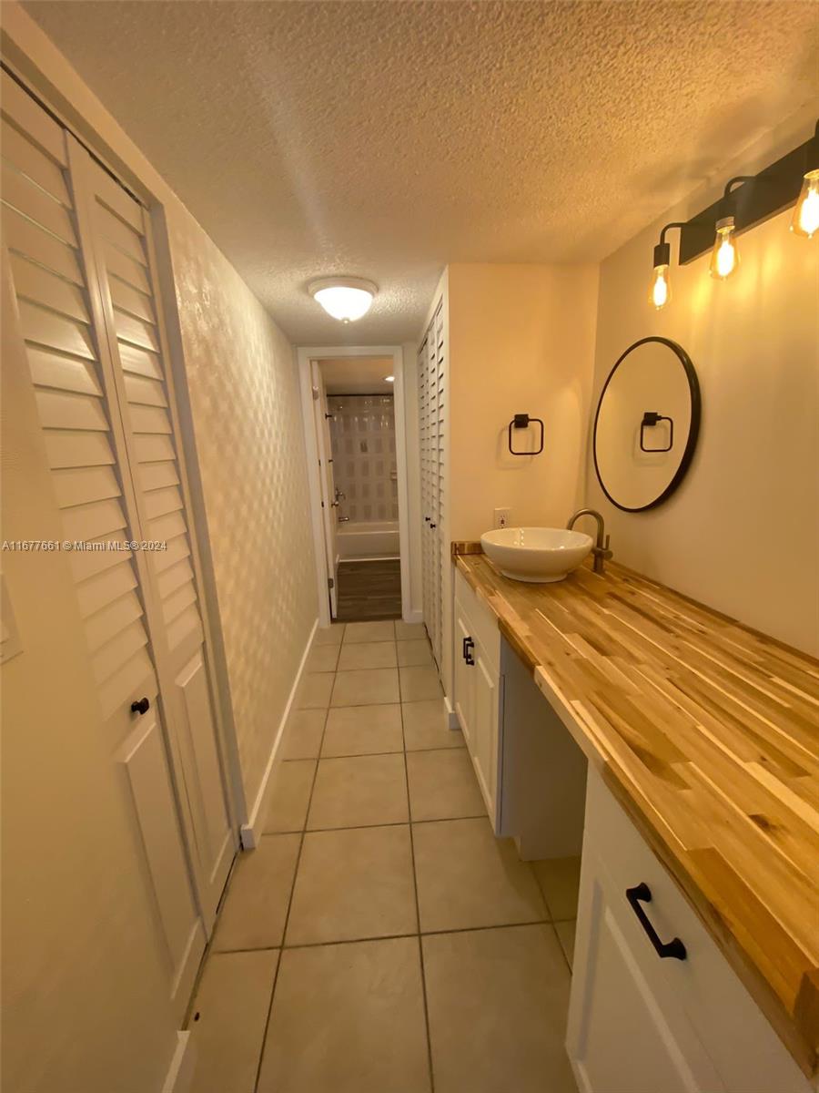 NEWPORT AT LAUDERHILL CON - Residential