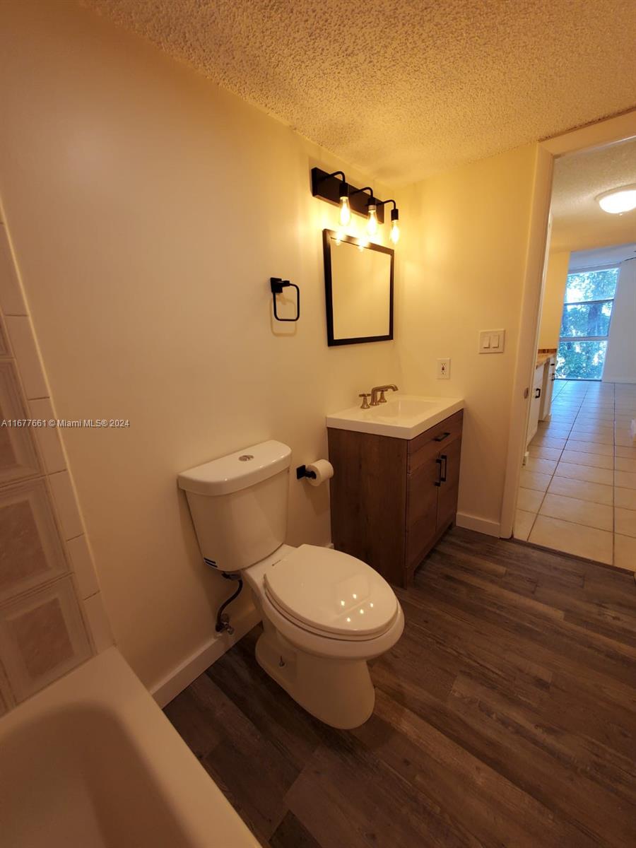 NEWPORT AT LAUDERHILL CON - Residential