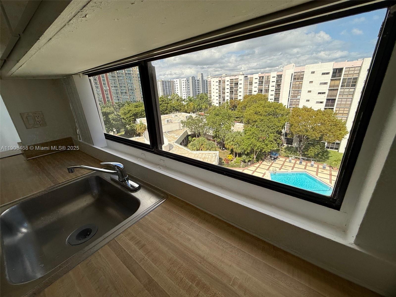 PLAZA OF AMERICAS CONDO P - Residential Lease