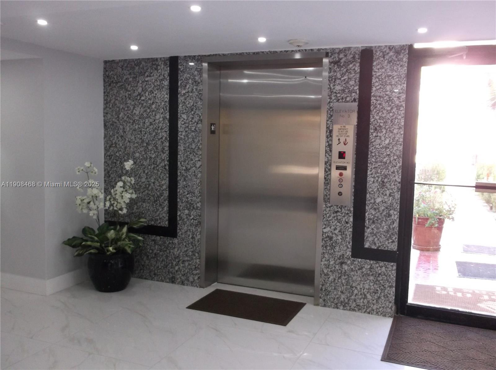 PLAZA OF AMERICAS CONDO P - Residential Lease