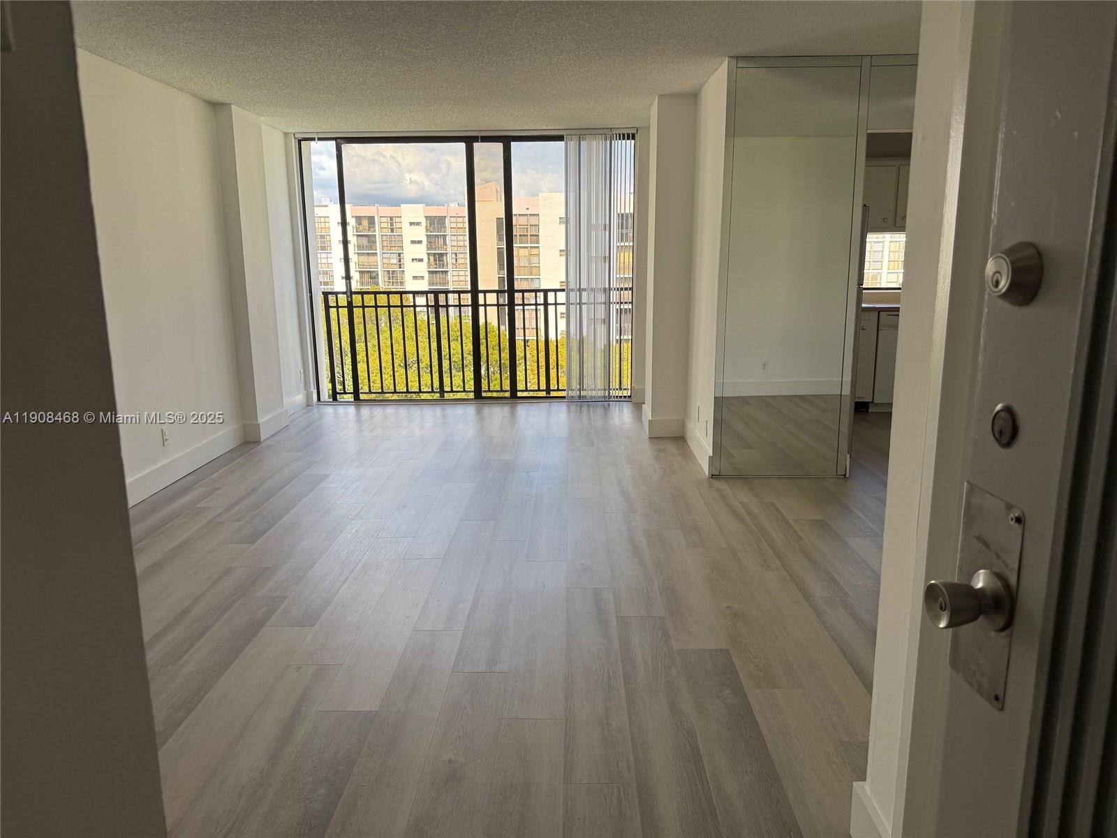 PLAZA OF AMERICAS CONDO P - Residential Lease