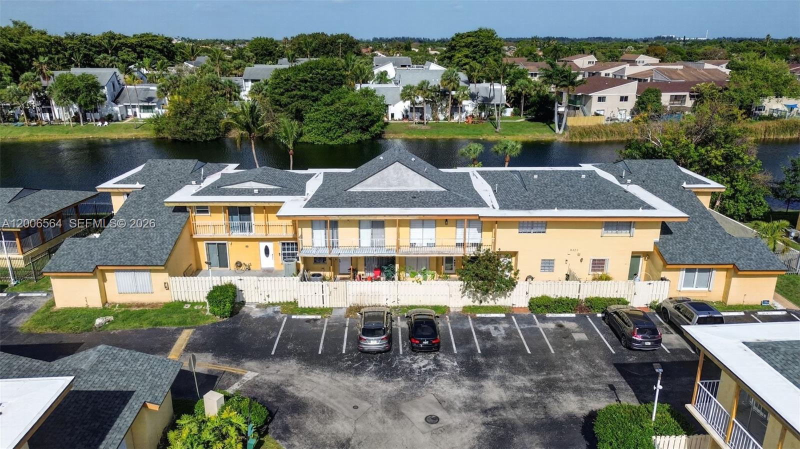 CENTRE COURT CONDO - Residential