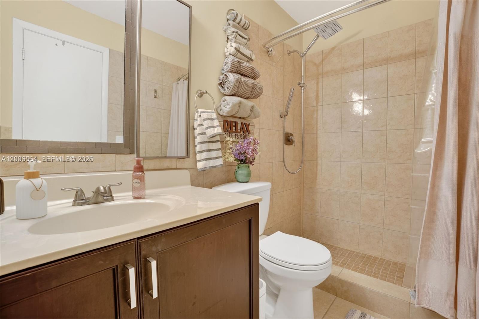 CENTRE COURT CONDO - Residential