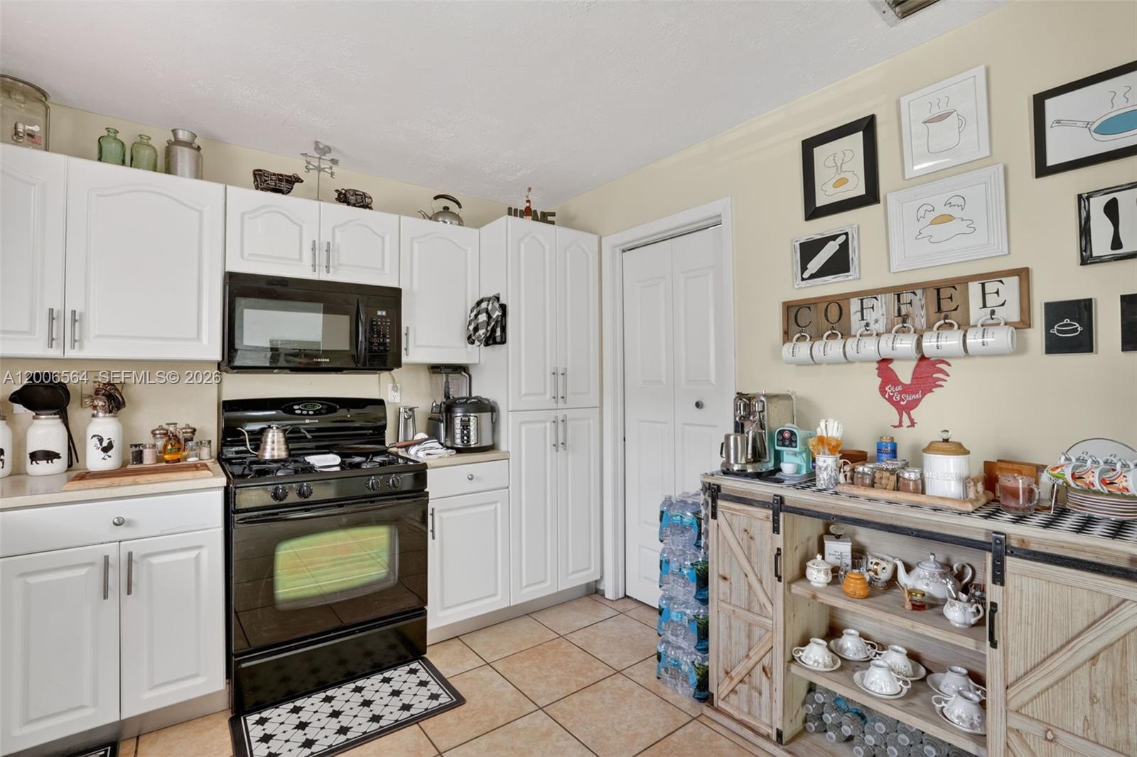 CENTRE COURT CONDO - Residential