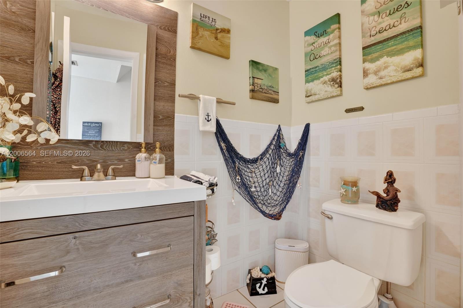 CENTRE COURT CONDO - Residential