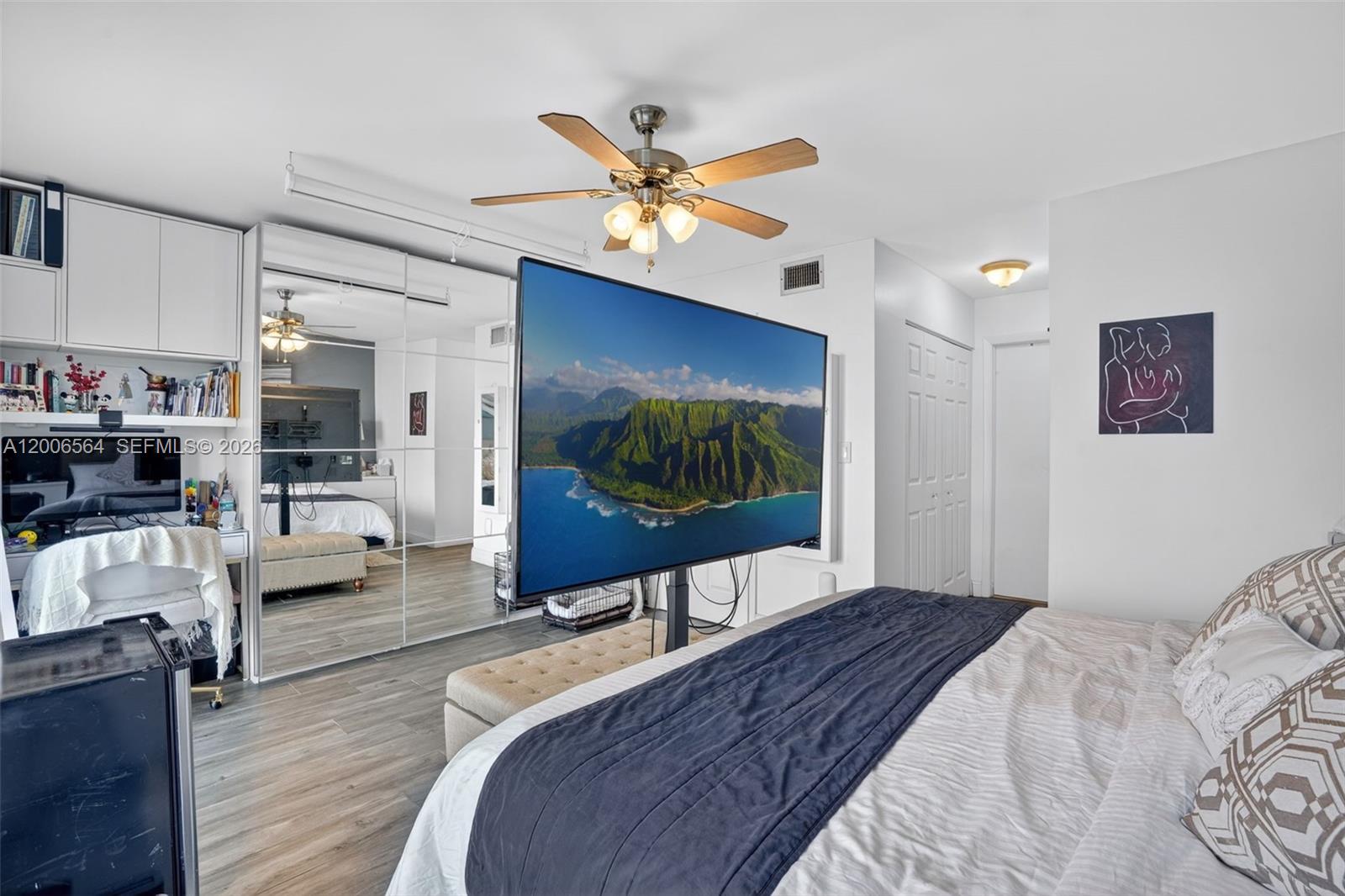 CENTRE COURT CONDO - Residential