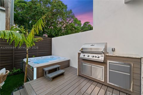 Tiny photo for 1418 NE 6th St, Fort Lauderdale, FL 33304 (MLS # A12055694)