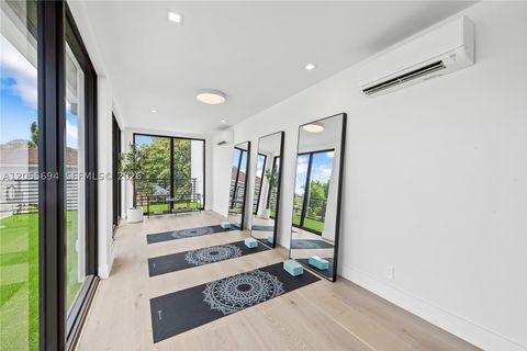 Tiny photo for 1418 NE 6th St, Fort Lauderdale, FL 33304 (MLS # A12055694)
